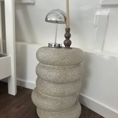 Stylish 2br &1lr Apt, Prime Belgian Location アパート