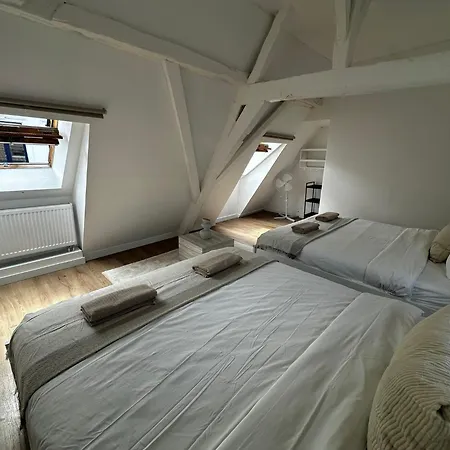 Stylish 2br &1lr Apt, Prime Belgian Location ヘント