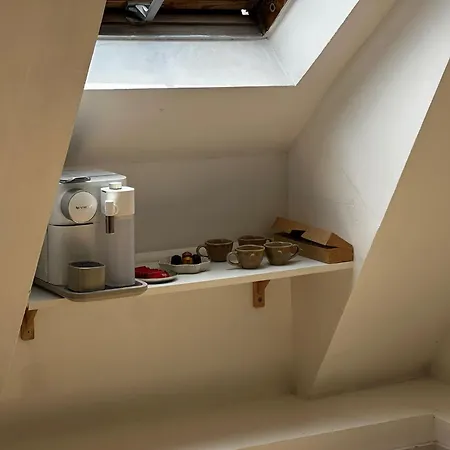Stylish 2br &1lr Apt, Prime Belgian Location *