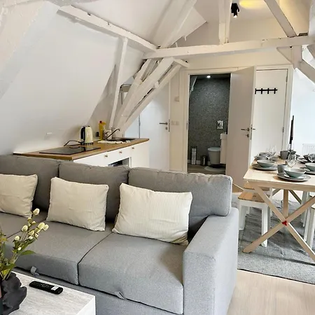 Stylish 2br &1lr Apt, Prime Belgian Location ヘント