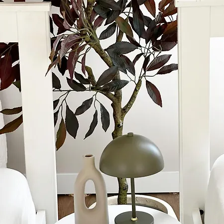 Stylish 2br &1lr Apt, Prime Belgian Location ヘント